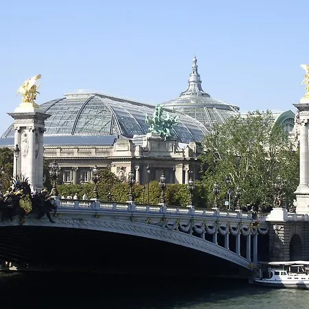 Apartment Large In Champs Elysees Area. Paris