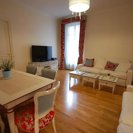 Large In Champs Elysees Area. Apartment *